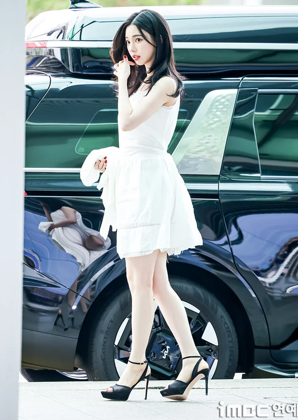 오늘자 카리나.jpg