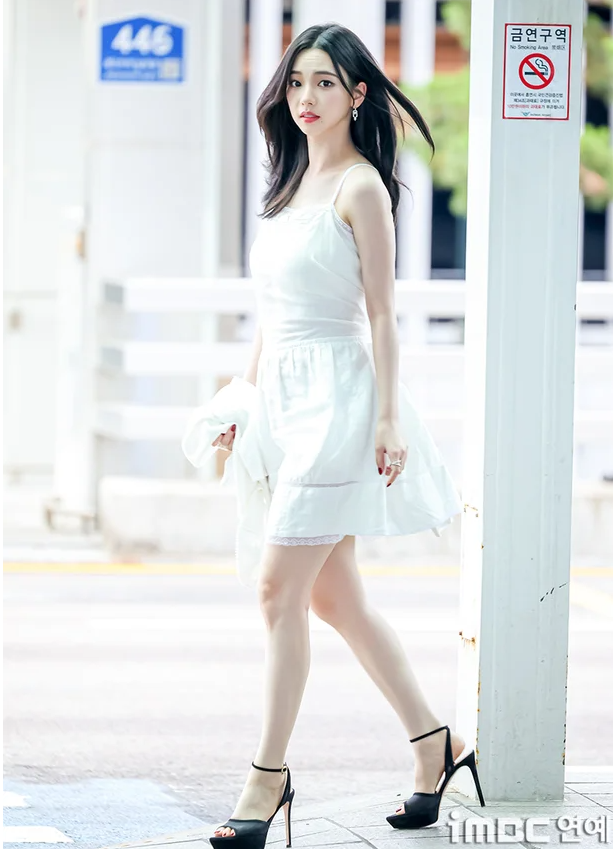 오늘자 카리나.jpg