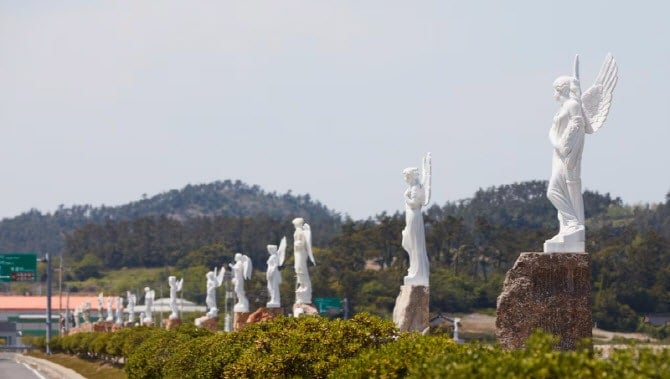 경찰 수사 받던 김하수 前청도군수 숨진채 발견