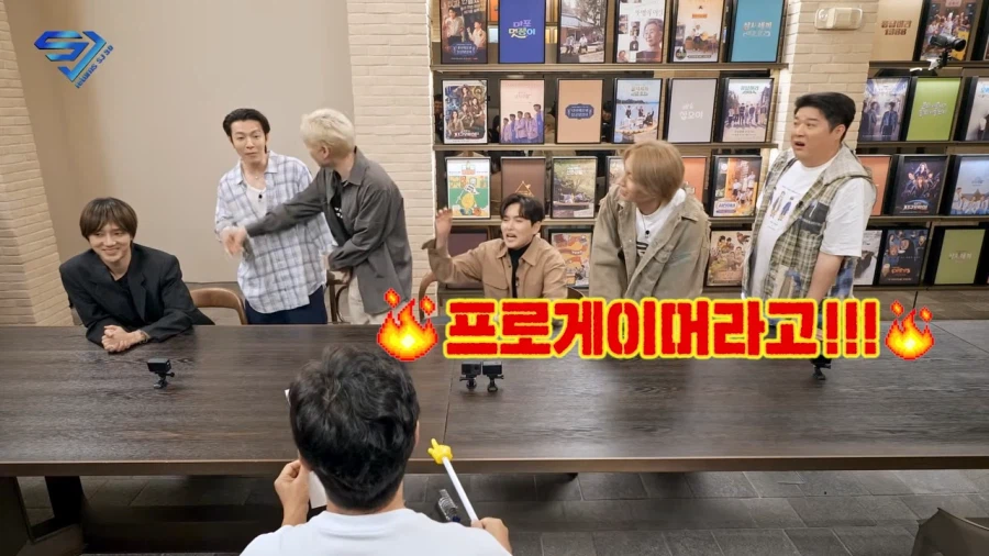 저 분이 뭐하시는 분인데?