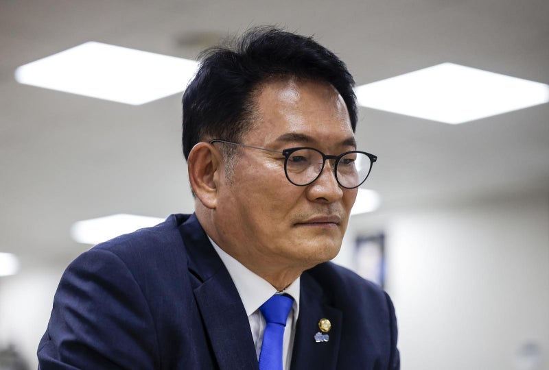 與 최고위, 송영길·김용 전대 출마 자격 결론 못내…계파 충돌 격화 우려