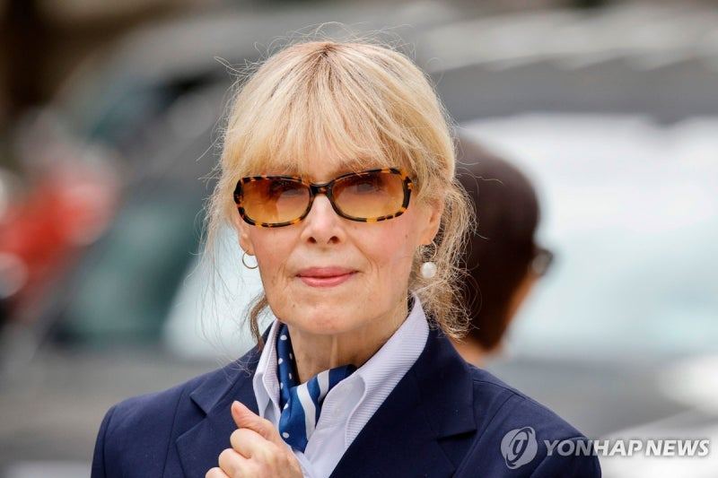 트럼프, 30년전 성추행 피해자에 80억원대 배상금 지급