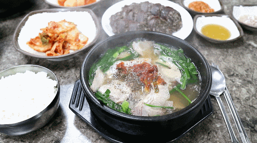 뜨끈한 국밥 한 그릇.gif