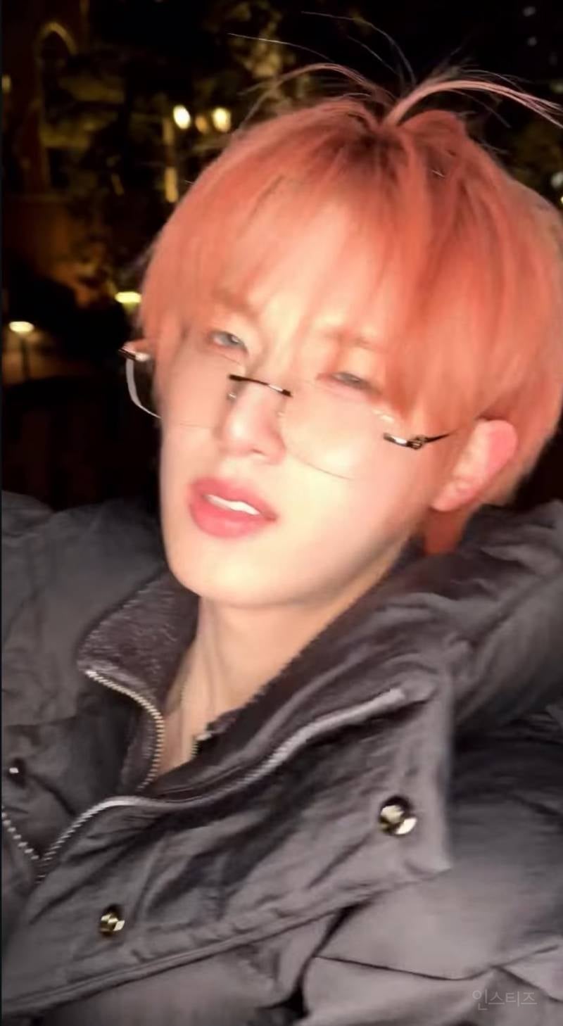 밝은 머리가 압승인 남돌.JPG
