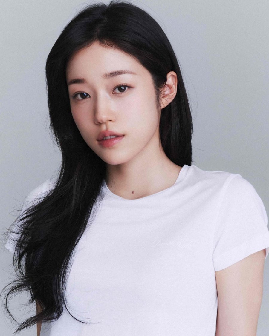 동궁 여주 이뻐서 봅니다.