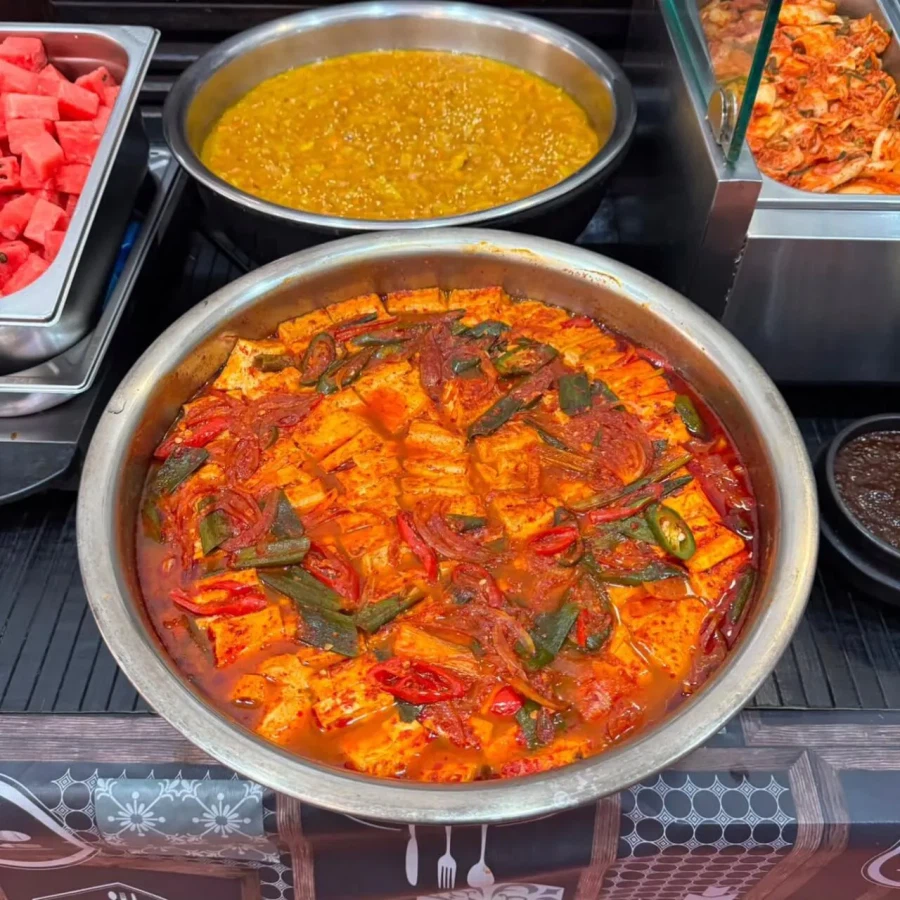 좀 멀리 있는 한식뷔페