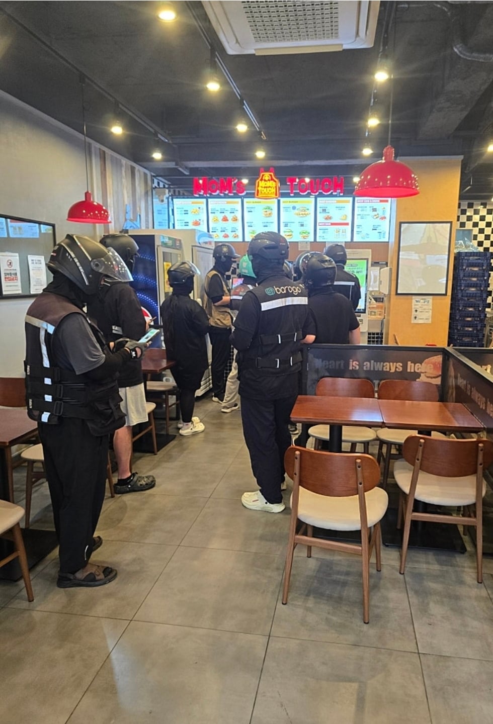 알바생들 눈물 흘렸다는 오늘자 맘스터치.jpg