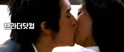 한때 인기 많았던 여자 트로트 가수.gif