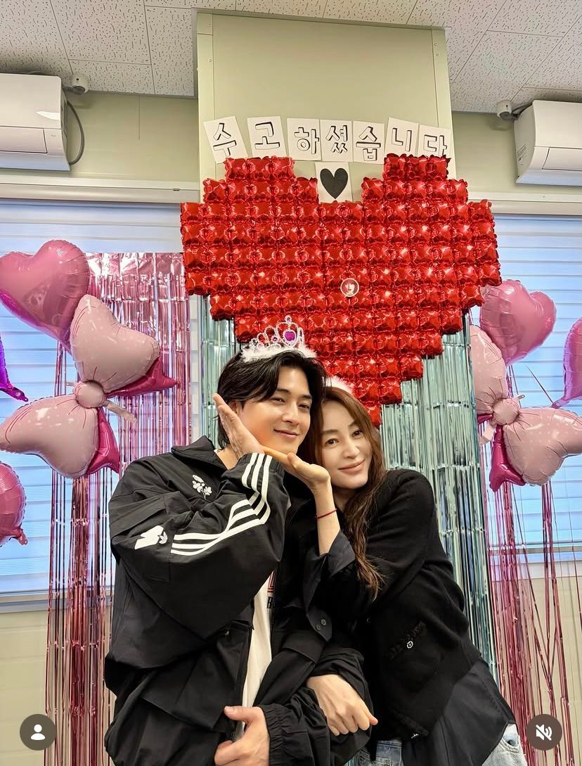 부부로 나온다는 김혜수 김지훈