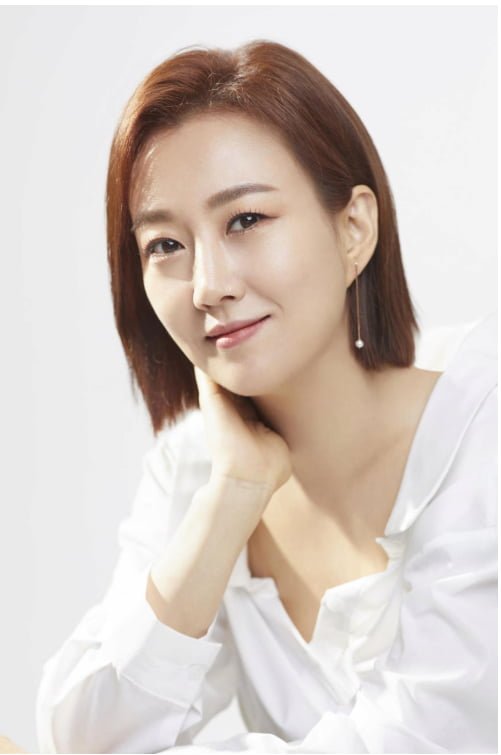 [단독] 장윤정 모친 사기 혐의로 구속