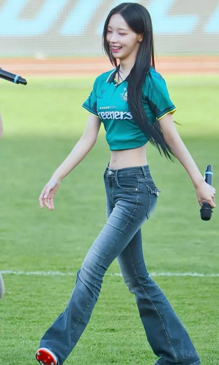 에스파 카리나 닮은 리센느 원이.jpg