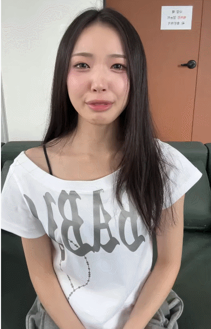유튜브 라방 70명 보다가 300명 봐서 눈물 흘린 걸그룹 멤버