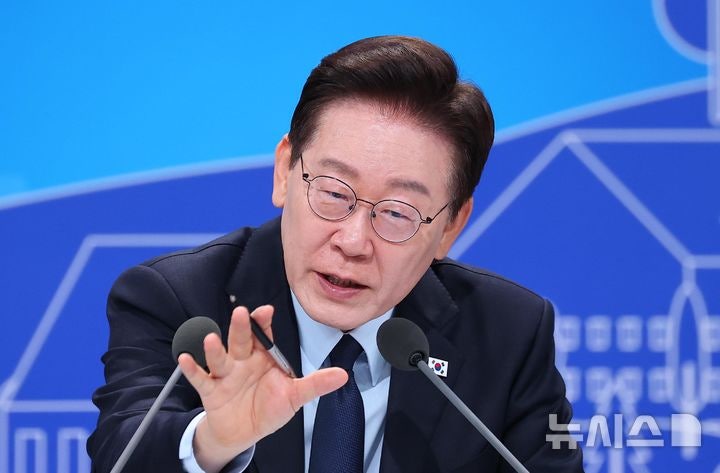 李대통령 “보유세 선진국 수준 가려면 3배 올려야… 정치적 손해 봐도 ‘