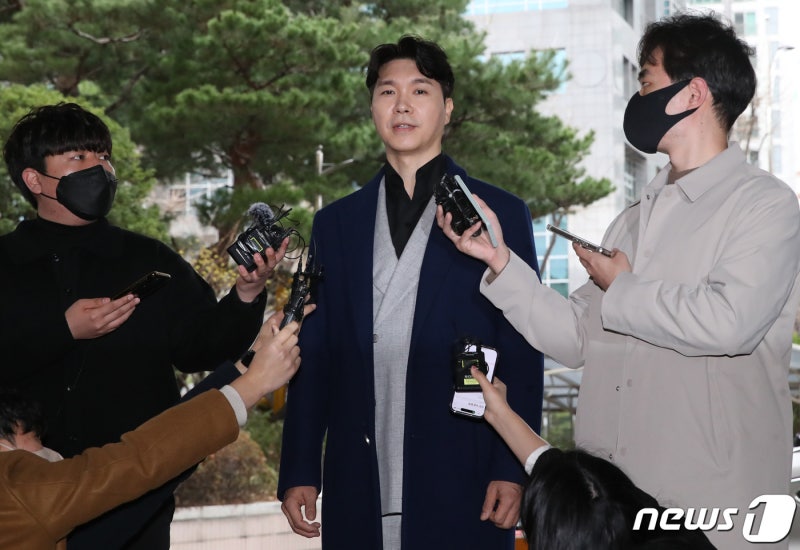 '동거 의혹 등 허위사실 유포' 박수홍 형수, 2심도 벌금형