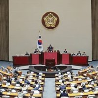 “야 이 XX야” “멱살 10번도 잡겠다”.국힘..몸싸움