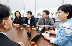 한동훈 “무제한 체포 폭탄” 지적에 민주 ‘긴급체포 검사 승인’ 유지하나