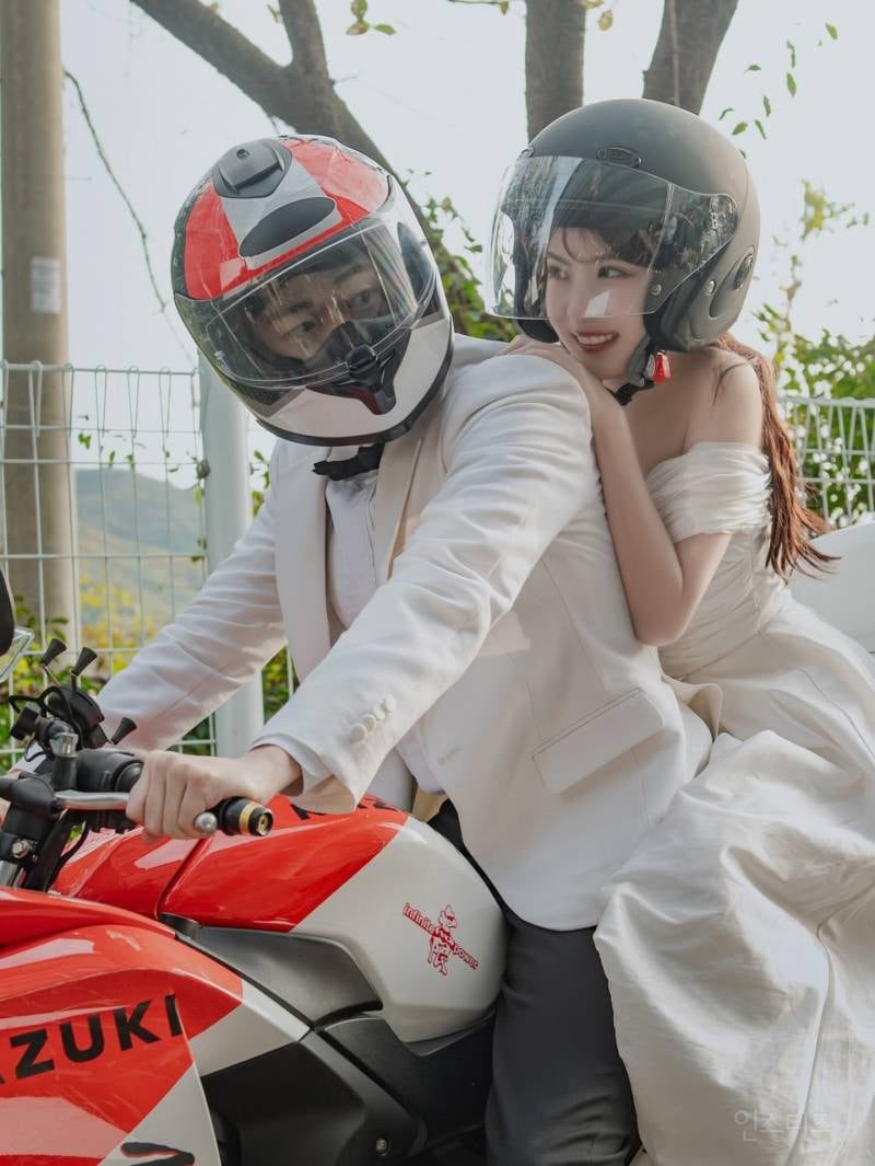 그 시절 홍콩 영화 오마주하는 낭만 미친 로코 드라마 서브 커플