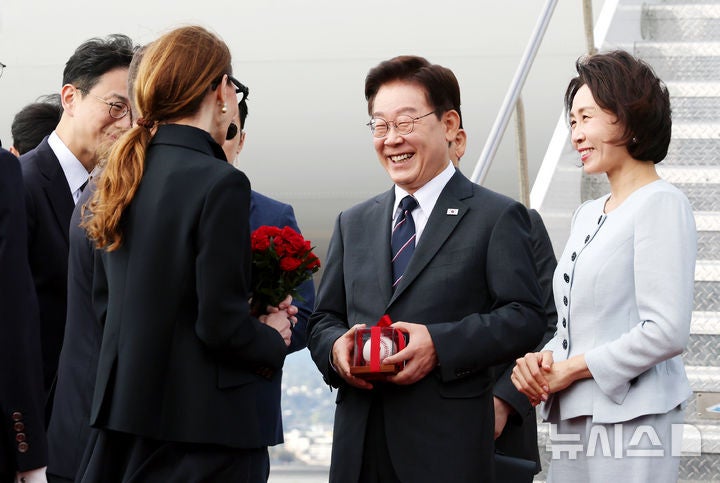 ♡이재명 대통령, 미국 샌프란시스코 공항 도착.jpg