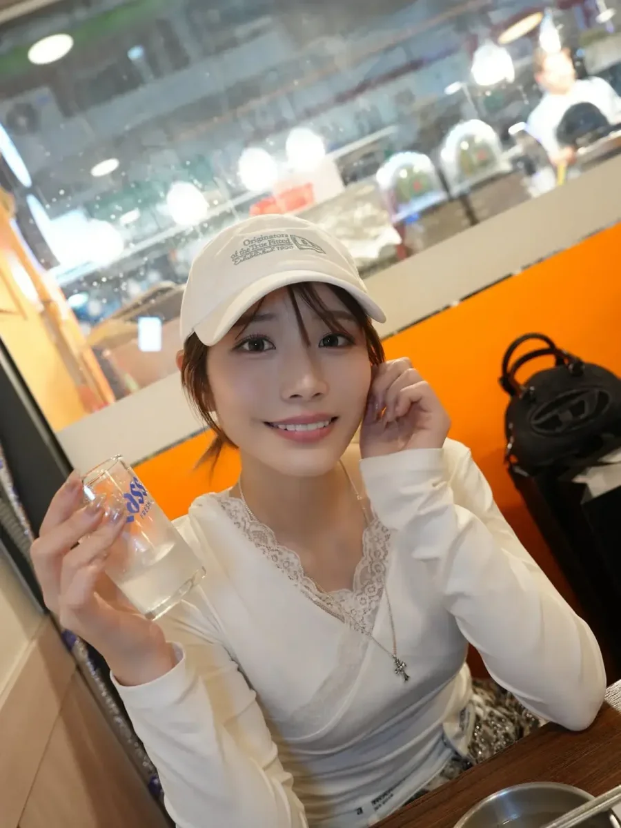 광장시장에 놀러온 일본 여배우.jpg