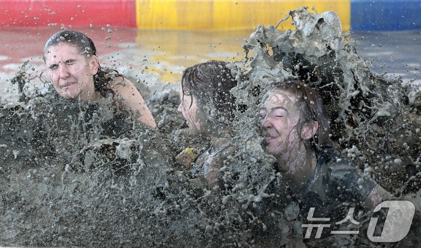 오늘자 보령머드축제 사진 (기사)