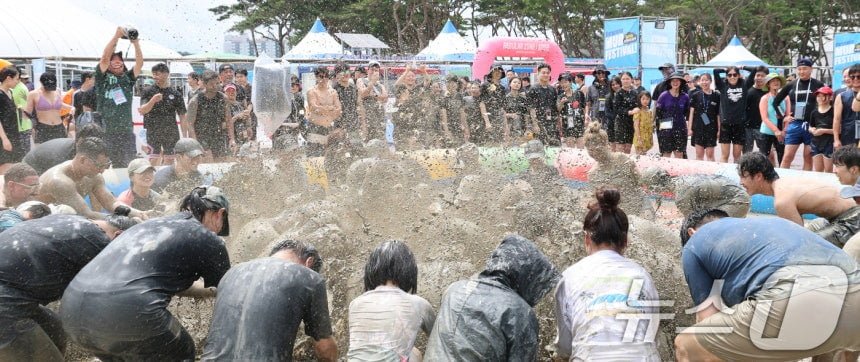 오늘자 보령머드축제 사진 (기사)