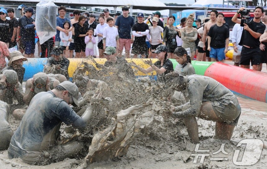 오늘자 보령머드축제 사진 (기사)