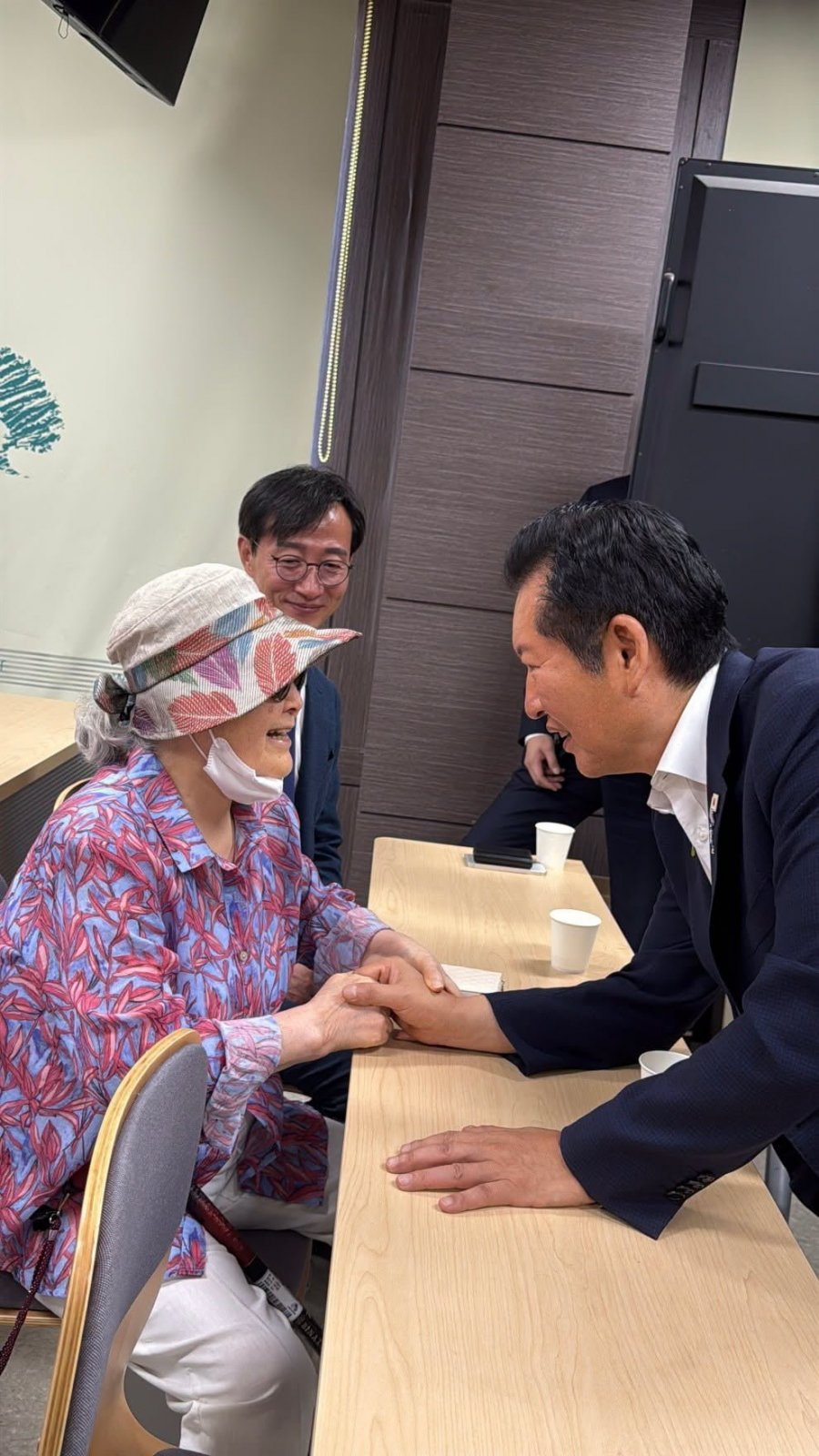 정청래 < 독립운동가 이강우 제헌 국회의원의 딸 이정애 고문님께서 응원차 오셨습니다 >