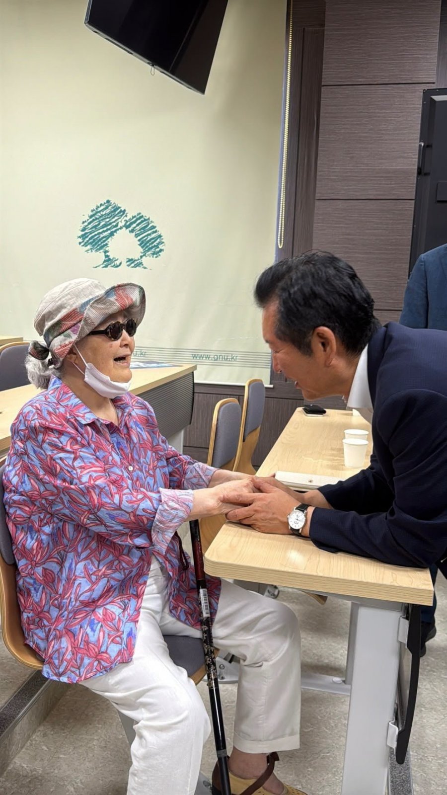 정청래 < 독립운동가 이강우 제헌 국회의원의 딸 이정애 고문님께서 응원차 오셨습니다 >