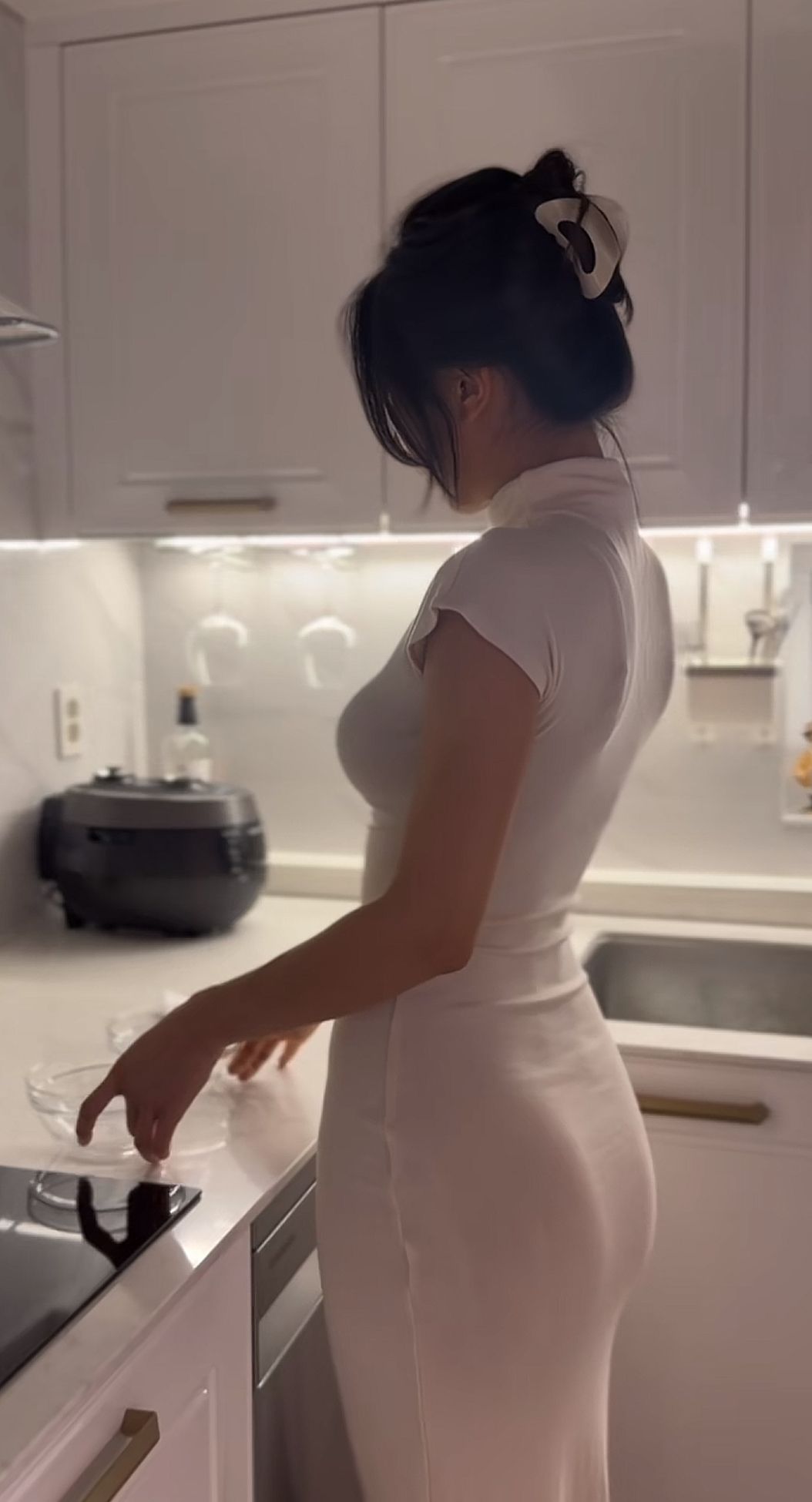 퇴근후 남편 설레게 하는 아내 몸매.jpg