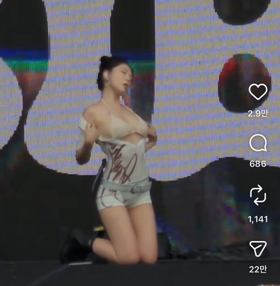 현재 말 나오는 중인 이번 워터밤 비비 퍼포먼스