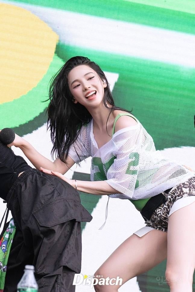 오늘자 워터밤 에스파 카리나 기사사진 jpg