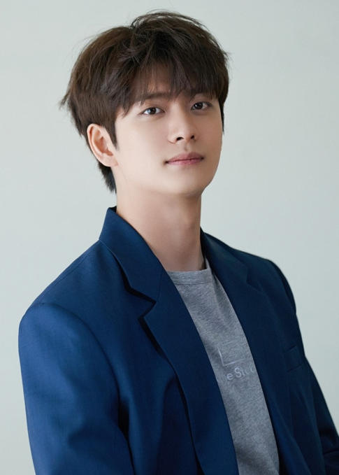 데뷔 후 첫 시상식 MC 맡는다는 강태오