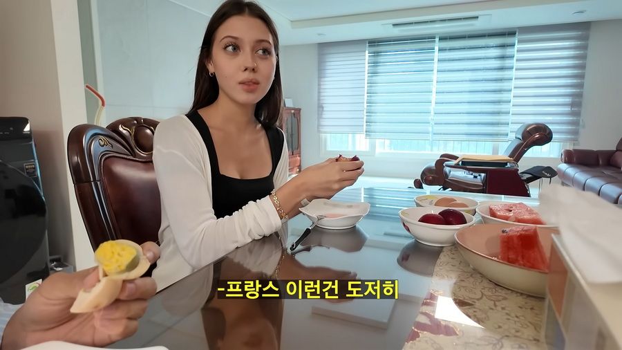 16살 연하 러시아 여친을 부모님께 데려갔더니 결혼?.jpg