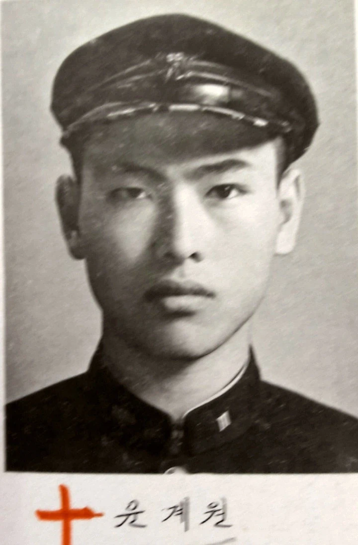 故 윤상원 열사 고등학교 시절 사진.jpg