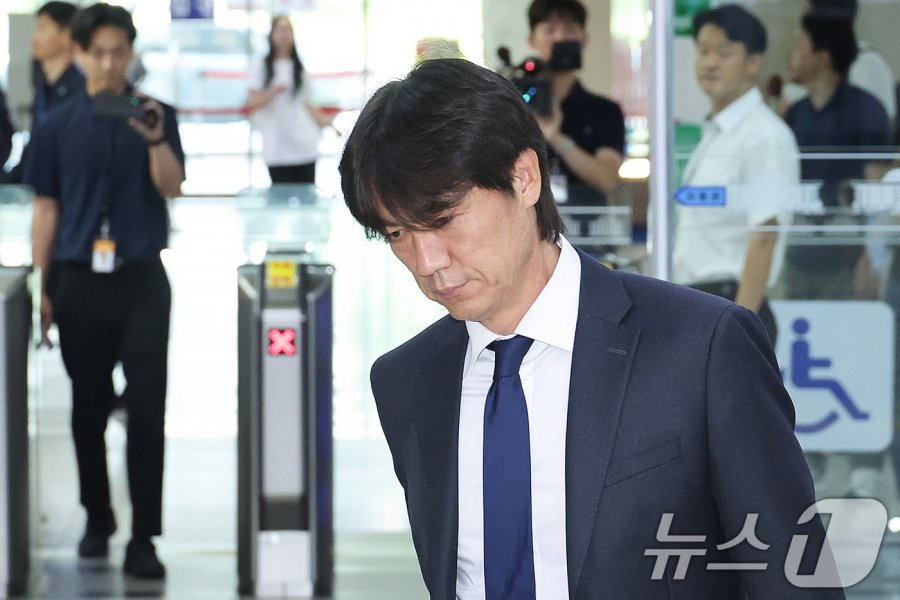 홍명보 오늘 청문회 출석 사진