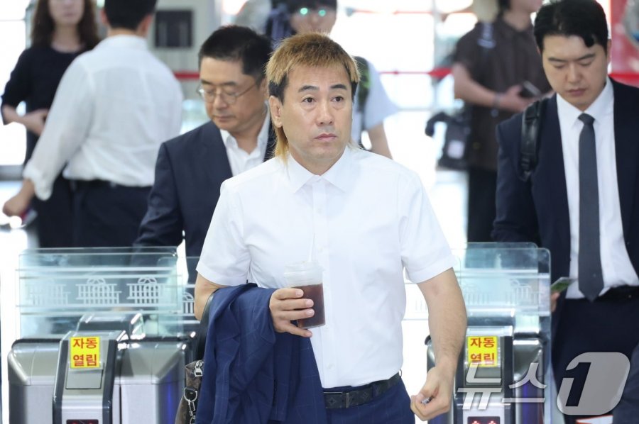 홍명보 오늘 청문회 출석 사진