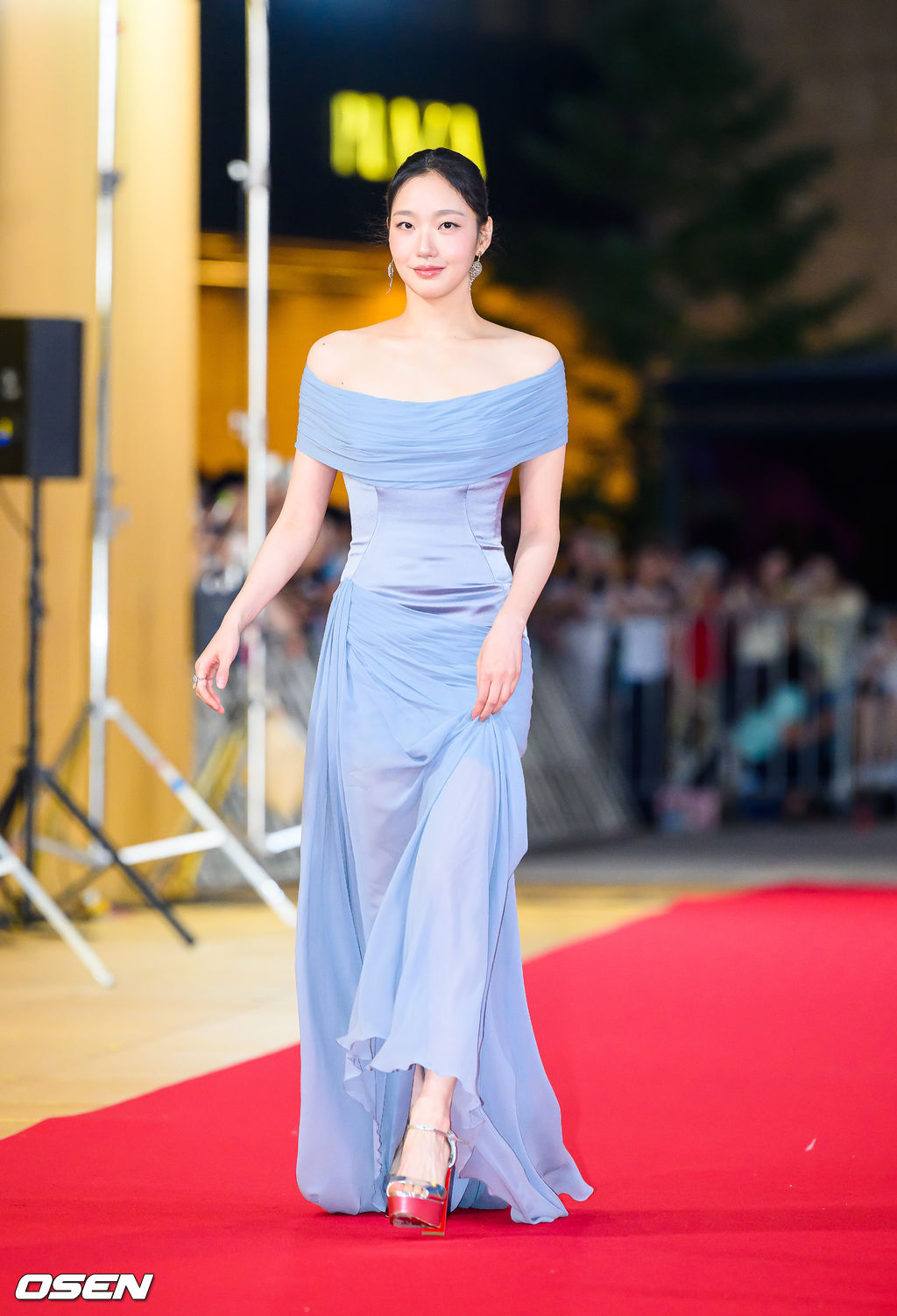 청룡어워즈 김고은.jpg
