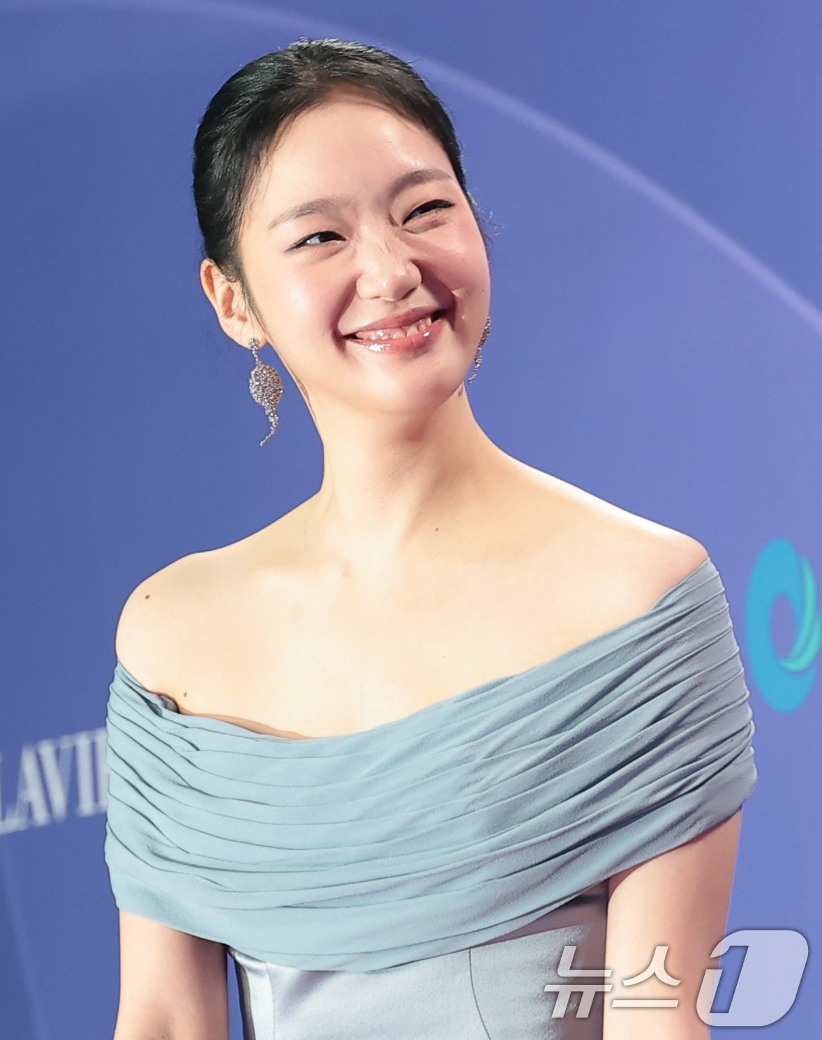 청룡어워즈 김고은.jpg