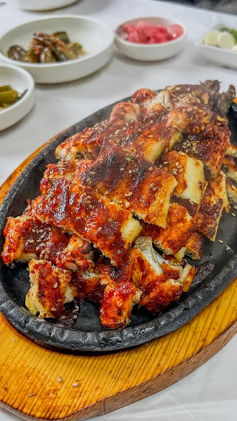 전라남도 고흥군 사계절산장어숯불구이.