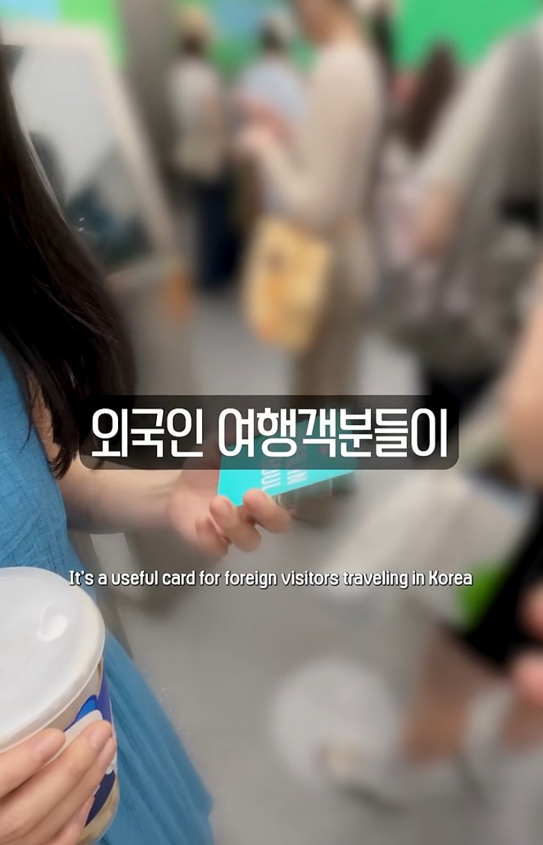 한국여행 온 일본녀 사진 찍어주는 한국남
