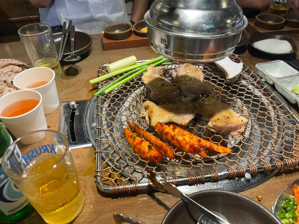 세상에서 소주를 가장 사랑하는 사람의 꽉채운 침샘어택 50장