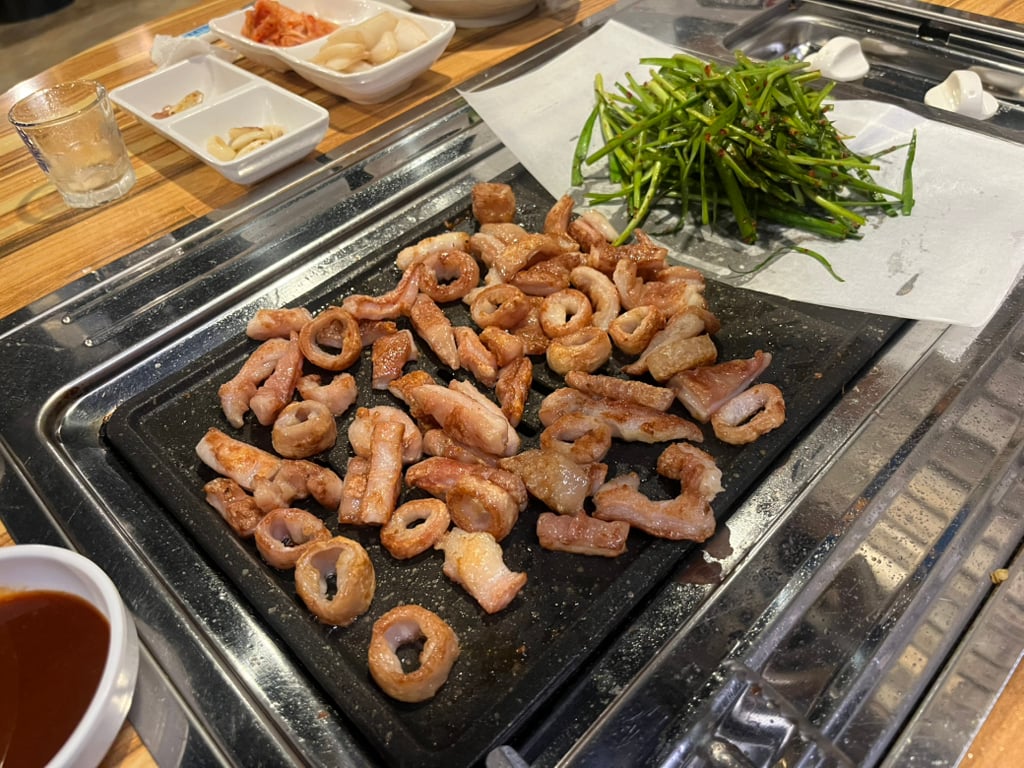 세상에서 소주를 가장 사랑하는 사람의 꽉채운 침샘어택 50장