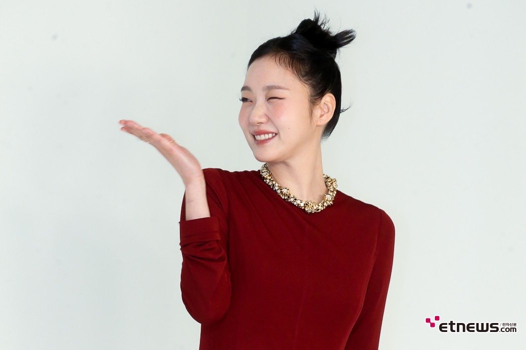 배우 김고은에게 잘어울리는 찰떡드레스하면 갈림...jpgif 👗