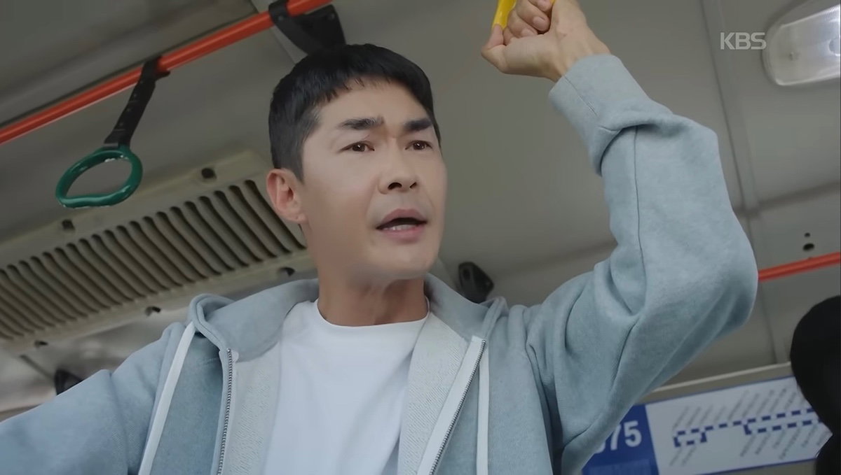 주말드라마에 나온 버스 자리양보 강요 장면.jpg