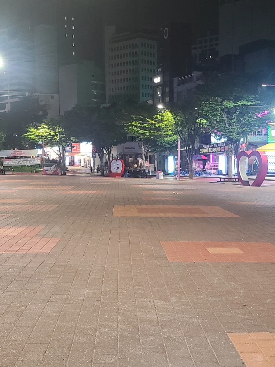 잠안와서 싸돌아다님