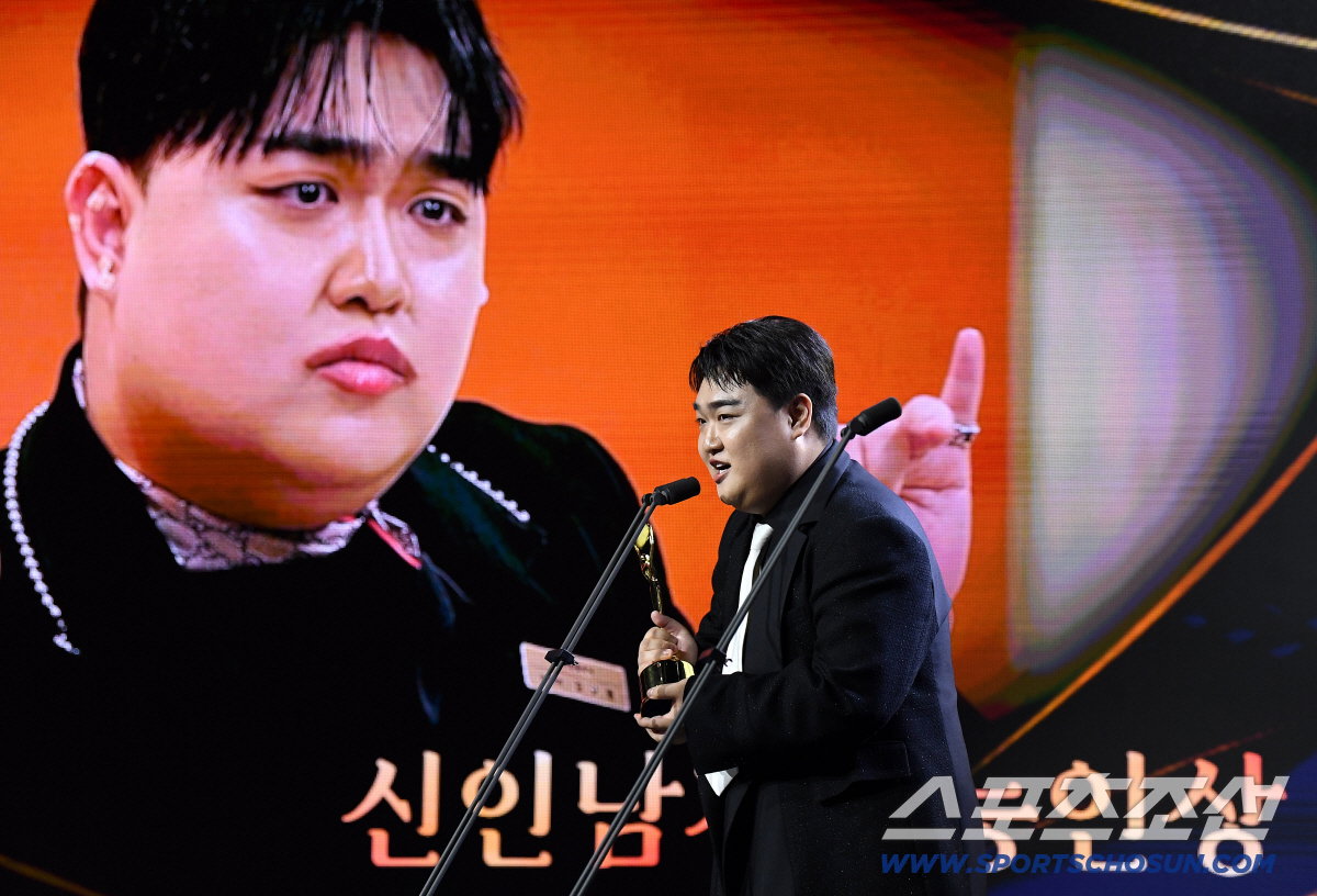 키크니) 선천적 근육병인 아이를 정말 예뻐해 주시던 공익근무요원 선생님이 대세 개그맨이 되었습니다 (+ 담임 선생님 댓글)