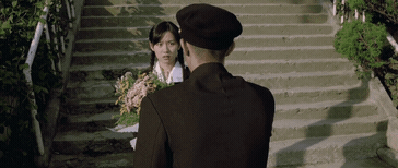 친구가 자꾸 연애편지를 저보고 대신 써달라는데요...gif