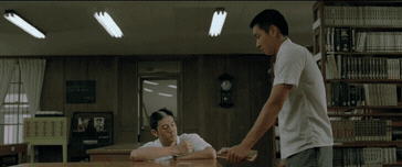 친구가 자꾸 연애편지를 저보고 대신 써달라는데요...gif