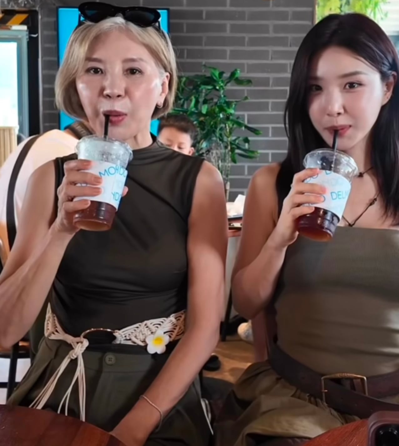 브브걸 유나 어머니 사진.jpg