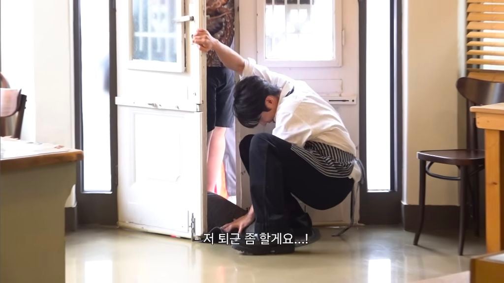카페 알바가 된 여시... 이 중 제일 진상 손님은 누구인지 골라보기